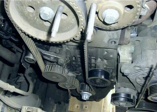 фиксация распредвалов Гольф 4